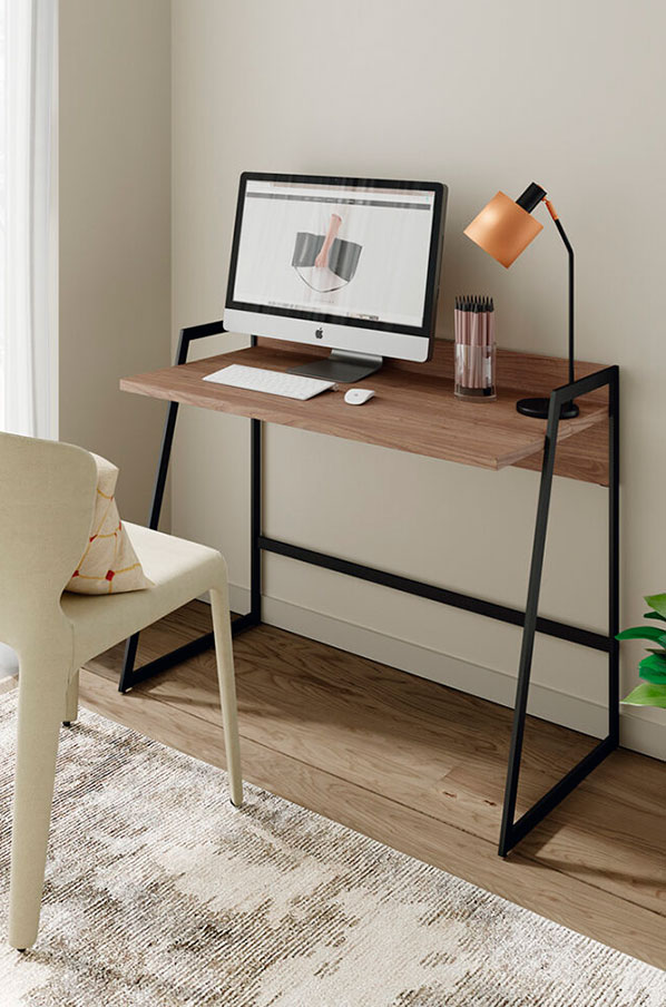 Muebles oficina en casa, mesa y silla